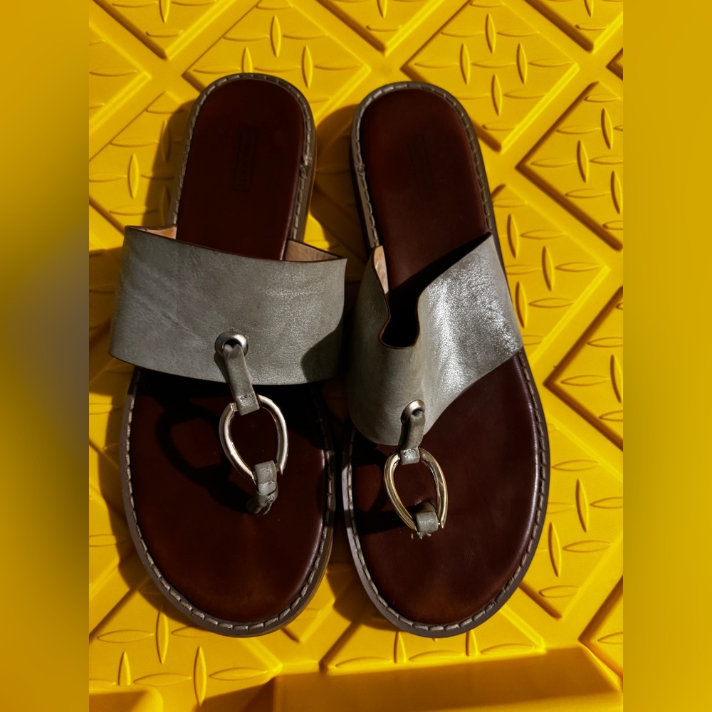Stylish Gold Leather Sandals